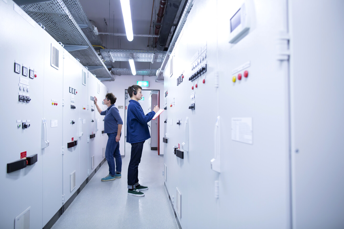 low current systems in Saudi Arabia