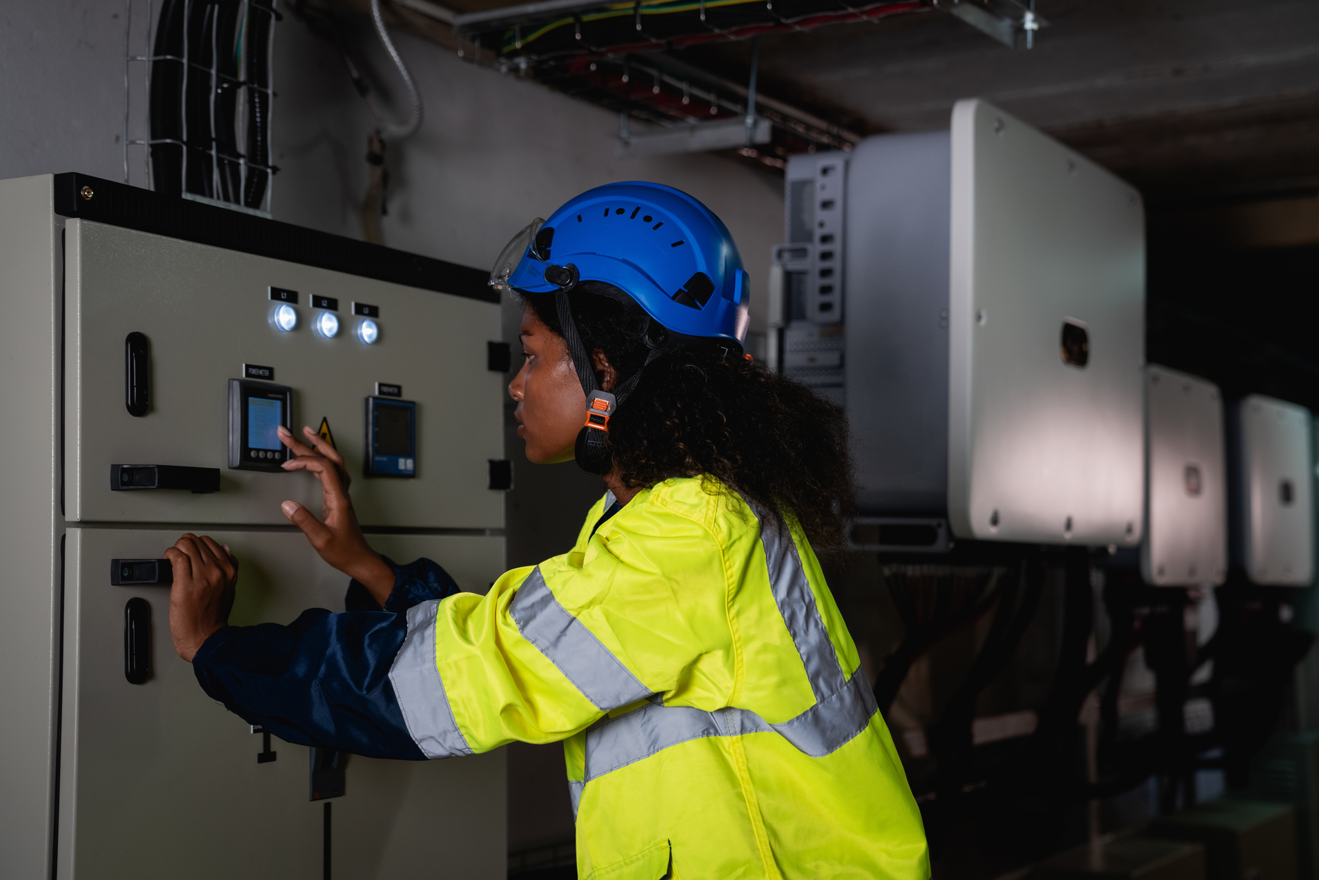 low current systems in Saudi Arabia