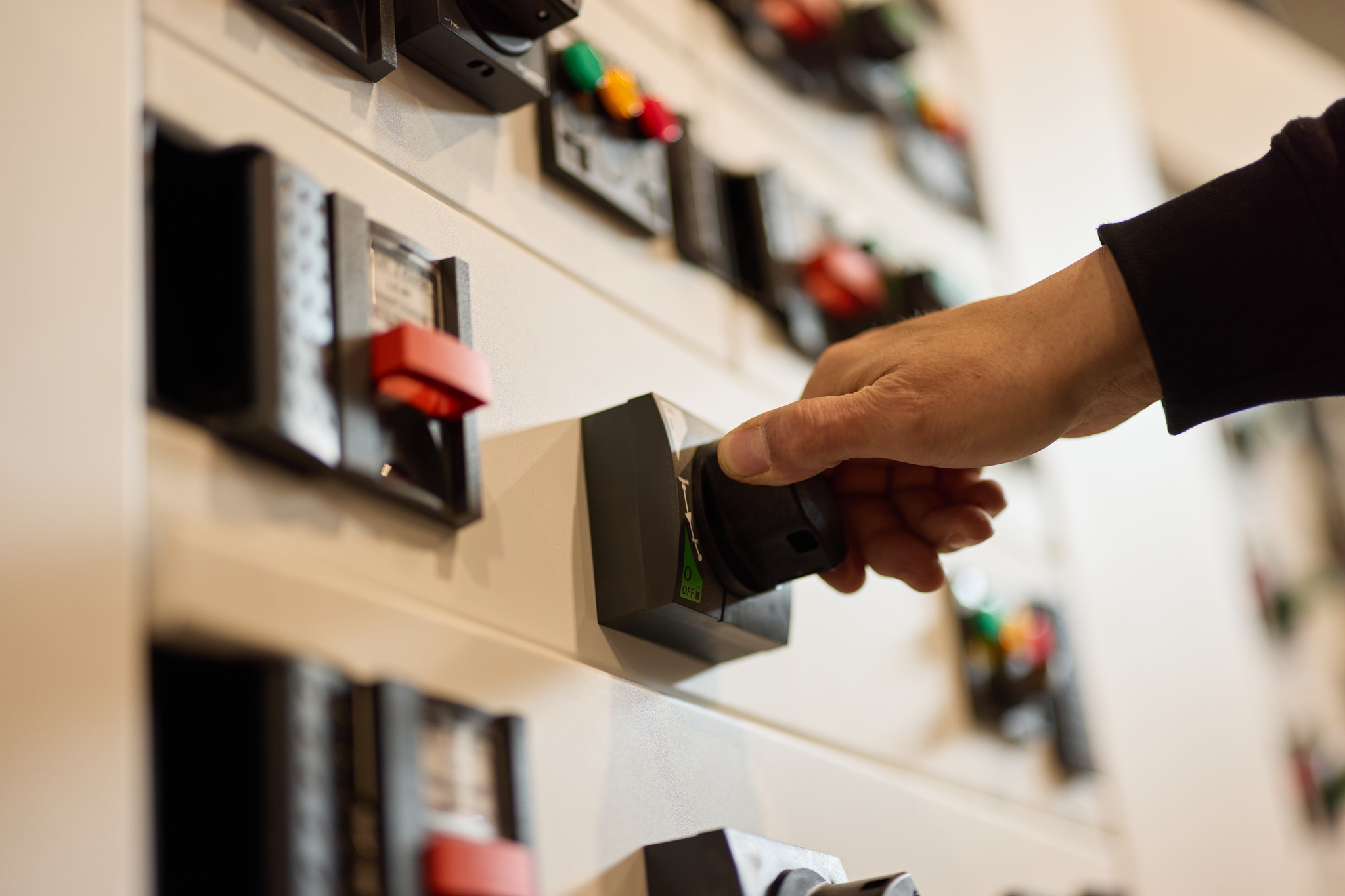 low current systems in Saudi Arabia